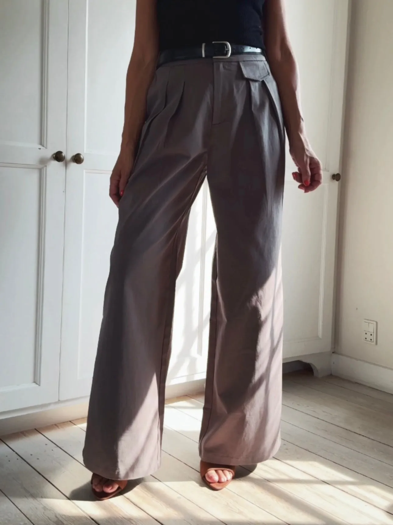 LOOSE CHINO PANTS WITH BELT - GREY