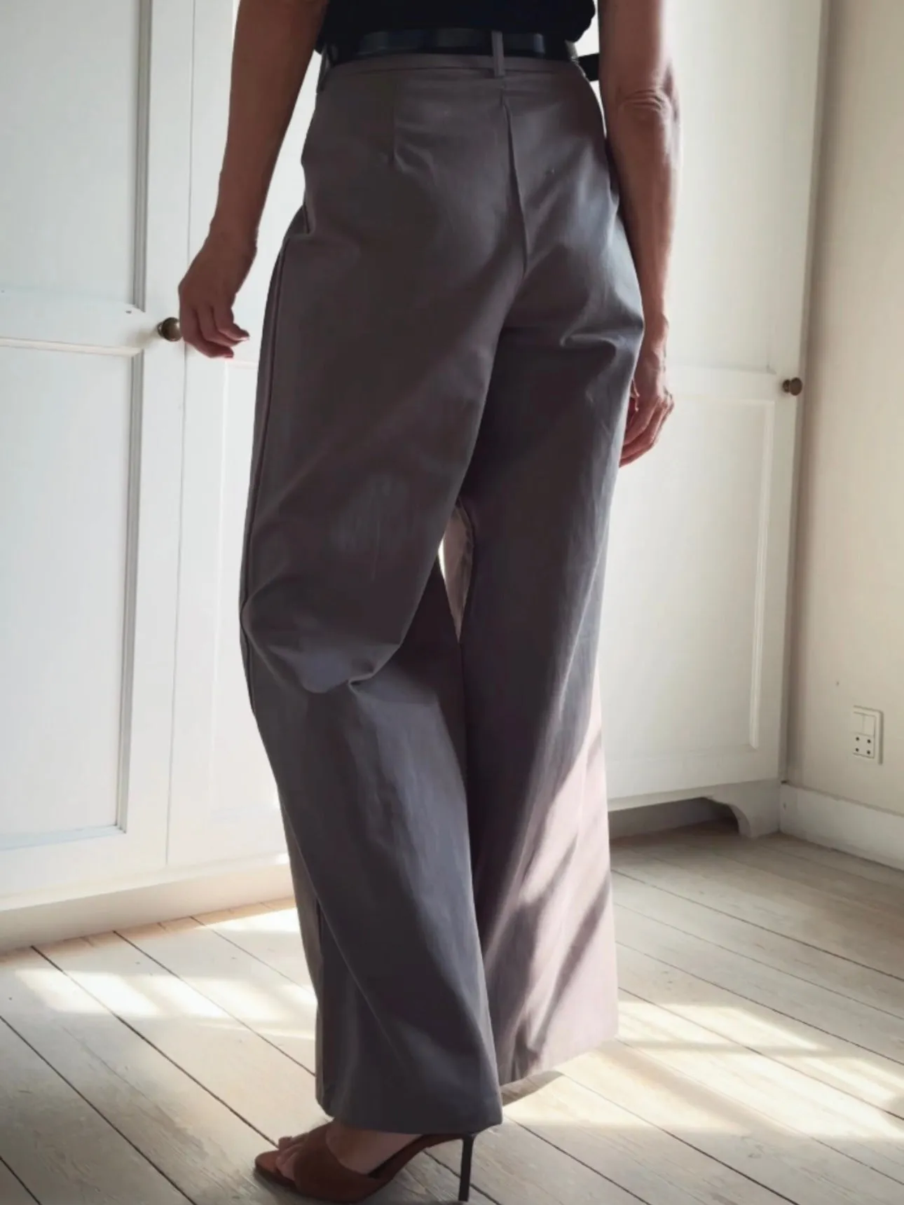 LOOSE CHINO PANTS WITH BELT - GREY