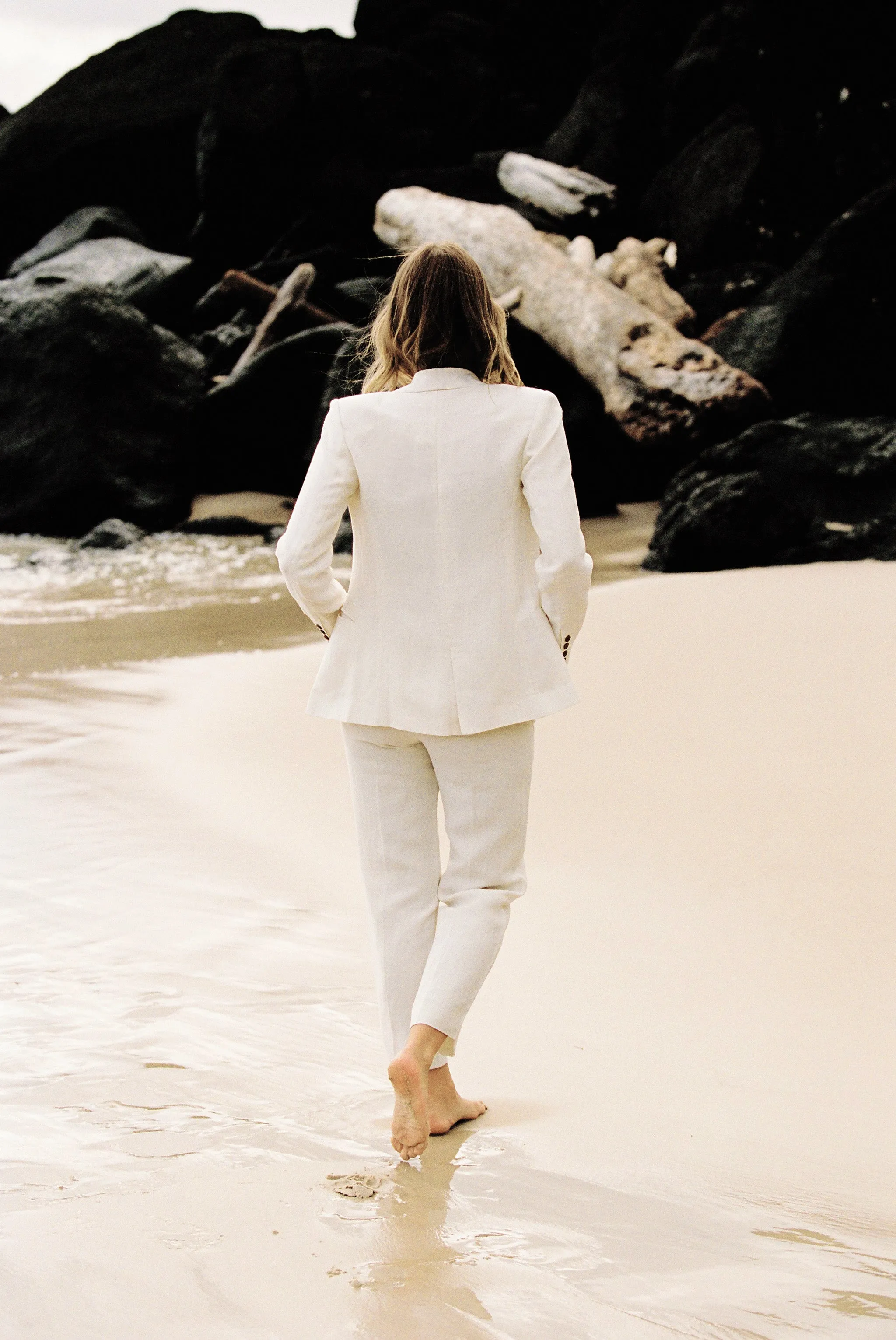PETITE FEMME - TAILORED LINEN BLAZER - OAT